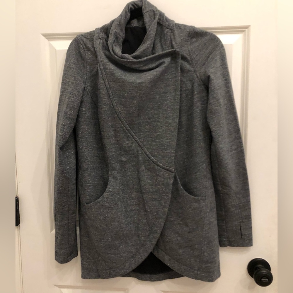 Lululemon That’s a Wrap Sweatshirt Sz 6